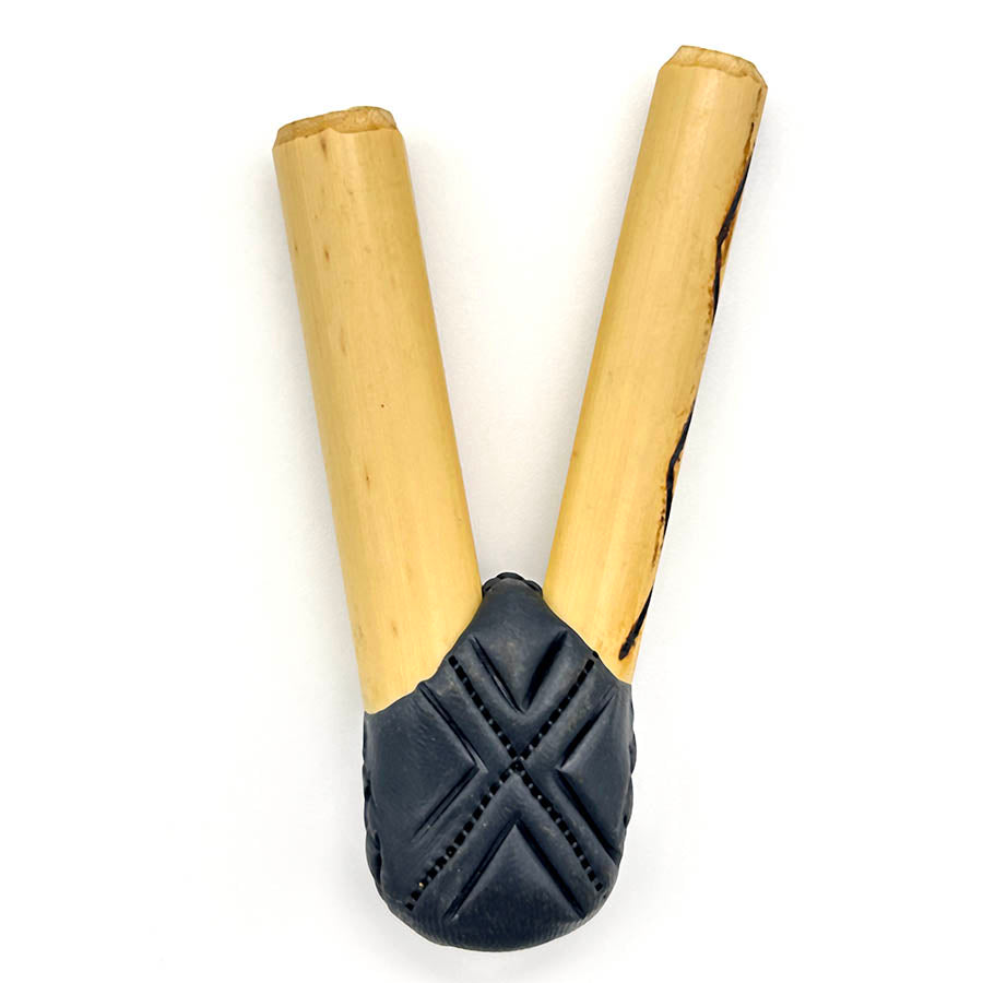 Puyanawa bamboo kuripe pipe with kêne design, handmade in the Amazon