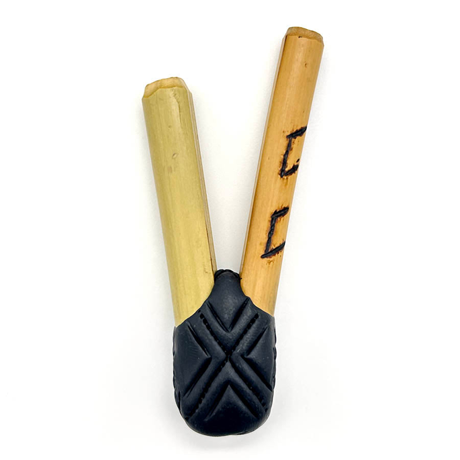 Puyanawa bamboo kuripe pipe with kêne design, handmade in the Amazon