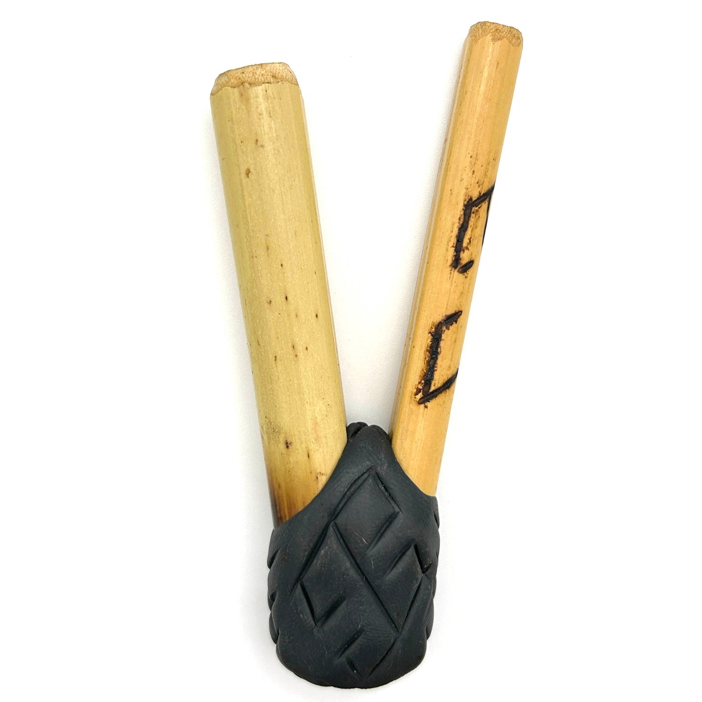 Puyanawa bamboo kuripe pipe with kêne design, handmade in the Amazon