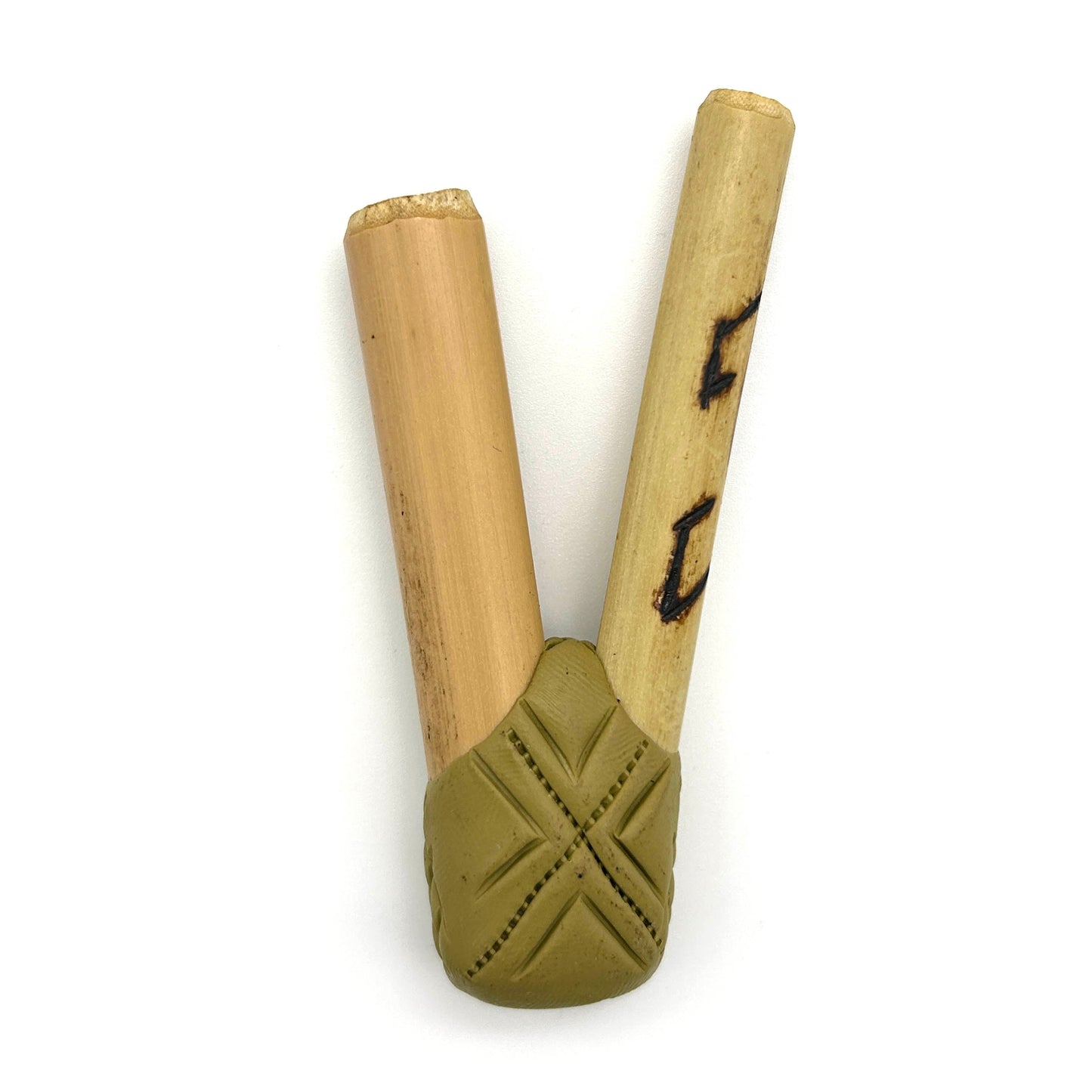 Puyanawa bamboo kuripe pipe with kêne design, handmade in the Amazon