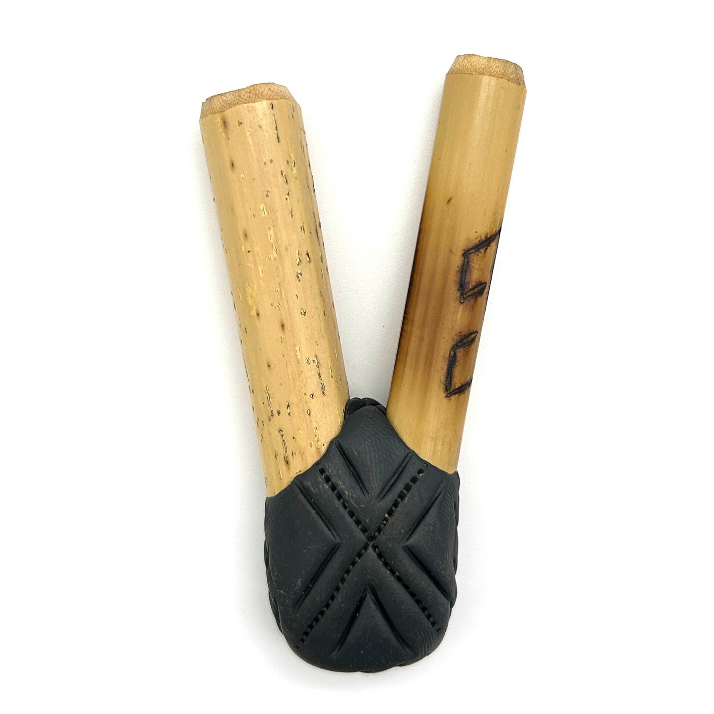 Puyanawa bamboo kuripe pipe with kêne design, handmade in the Amazon