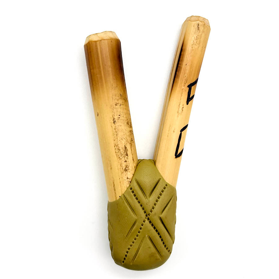 Puyanawa bamboo kuripe pipe with kêne design, handmade in the Amazon