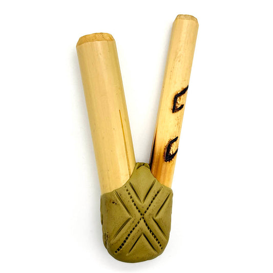 Puyanawa bamboo kuripe pipe with kêne design, handmade in the Amazon