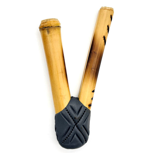 Puyanawa bamboo kuripe pipe with kêne design, handmade in the Amazon