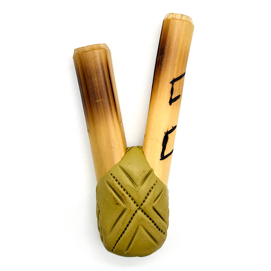 Puyanawa bamboo kuripe pipe with kêne design, handmade in the Amazon
