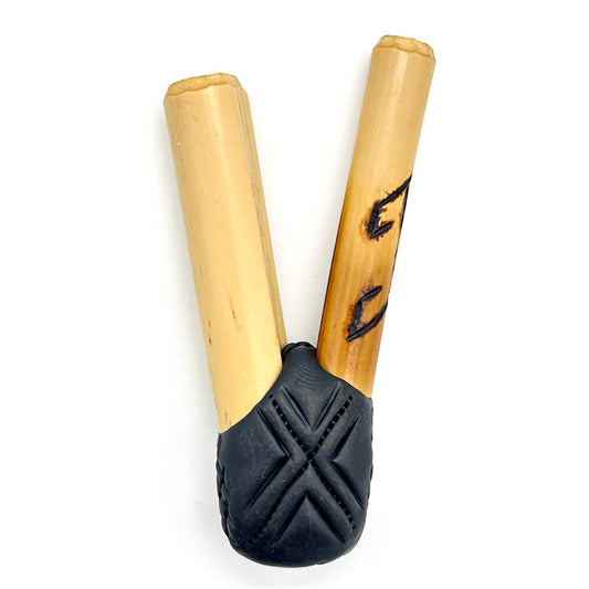 Puyanawa bamboo kuripe pipe with kêne design, handmade in the Amazon