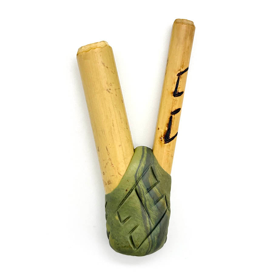 Puyanawa bamboo kuripe pipe with kêne design, handmade in the Amazon