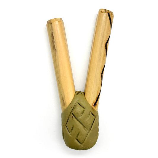 Puyanawa bamboo kuripe pipe with kêne design, handmade in the Amazon