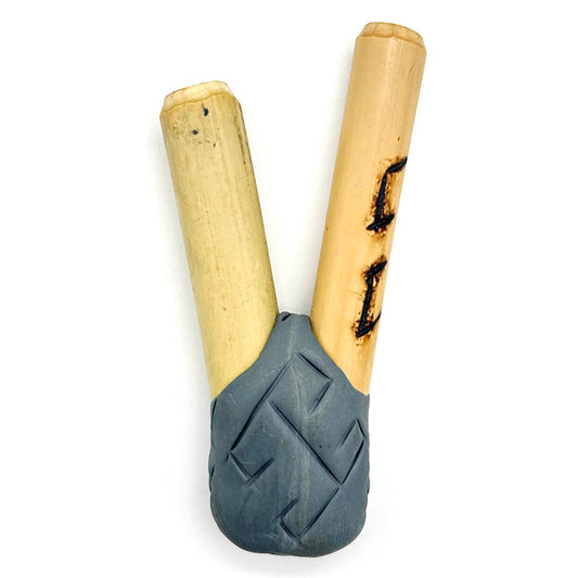 Puyanawa bamboo kuripe pipe with kêne design, handmade in the Amazon