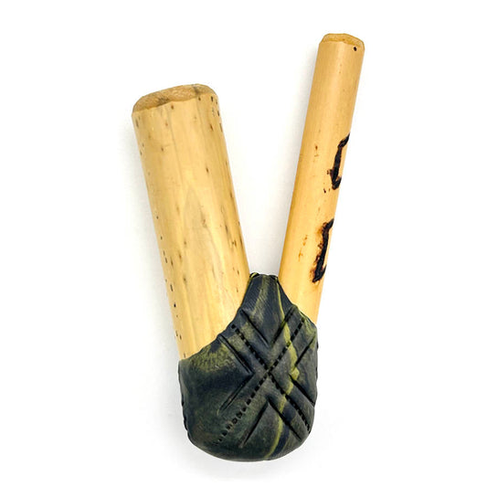 Puyanawa bamboo kuripe pipe with kêne design, handmade in the Amazon