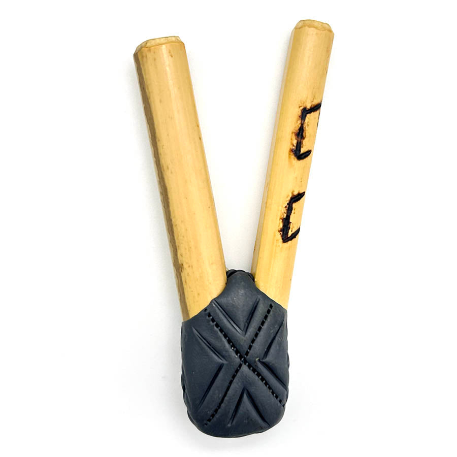 Puyanawa bamboo kuripe pipe with kêne design, handmade in the Amazon