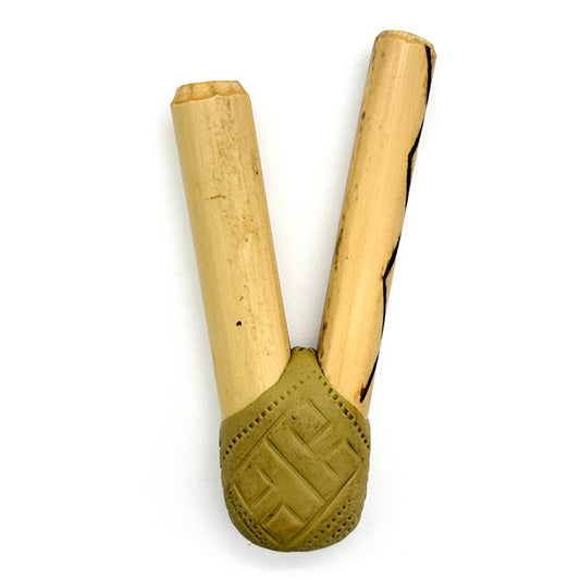 Puyanawa bamboo kuripe pipe with kêne design, handmade in the Amazon