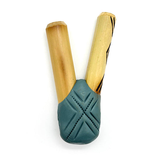 Puyanawa bamboo kuripe pipe with kêne design, handmade in the Amazon