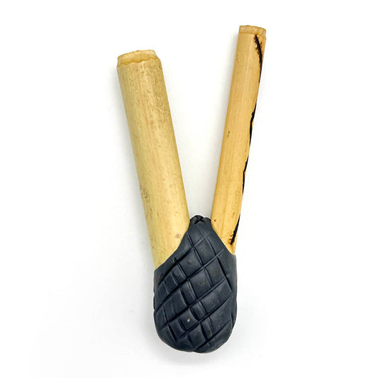 Puyanawa bamboo kuripe pipe with kêne design, handmade in the Amazon