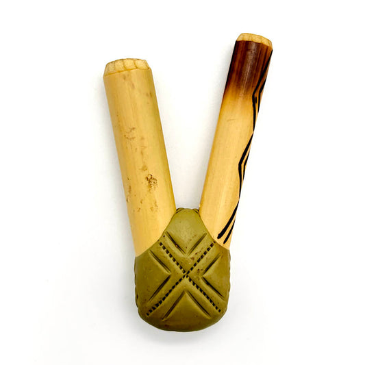 Puyanawa bamboo kuripe pipe with kêne design, handmade in the Amazon