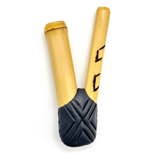 Puyanawa bamboo kuripe pipe with kêne design, handmade in the Amazon