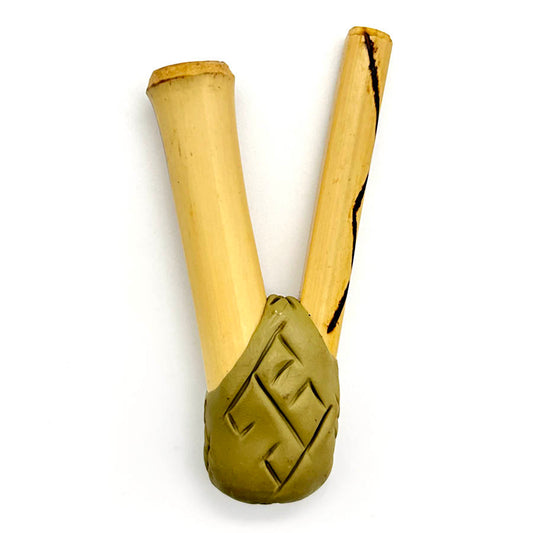Puyanawa bamboo kuripe pipe with kêne design, handmade in the Amazon