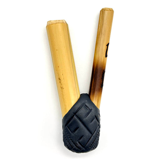 Puyanawa bamboo kuripe pipe with kêne design, handmade in the Amazon