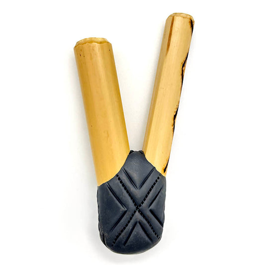 Puyanawa bamboo kuripe pipe with kêne design, handmade in the Amazon