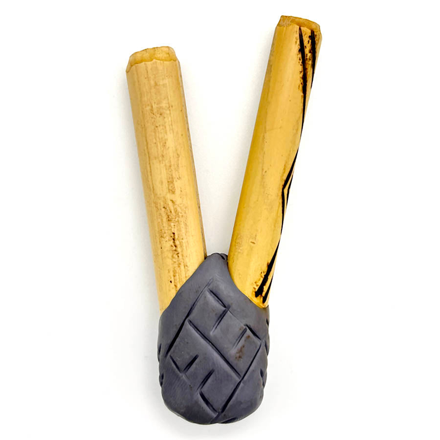 Puyanawa bamboo kuripe pipe with kêne design, handmade in the Amazon
