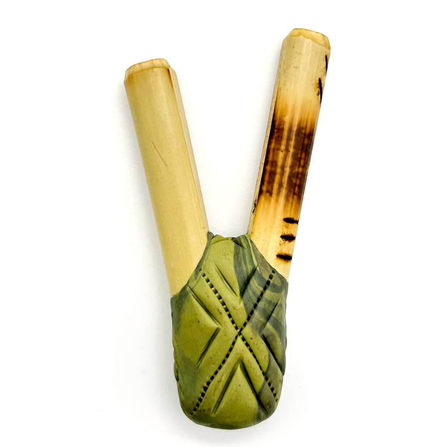 Puyanawa bamboo kuripe pipe with kêne design, handmade in the Amazon