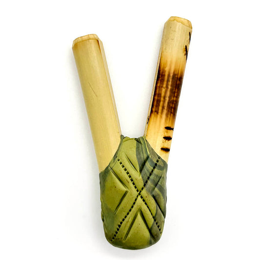 Puyanawa bamboo kuripe pipe with kêne design, handmade in the Amazon