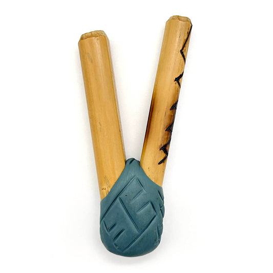 Puyanawa bamboo kuripe pipe with kêne design, handmade in the Amazon