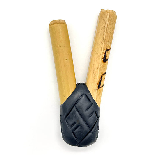 Puyanawa bamboo kuripe pipe with kêne design, handmade in the Amazon