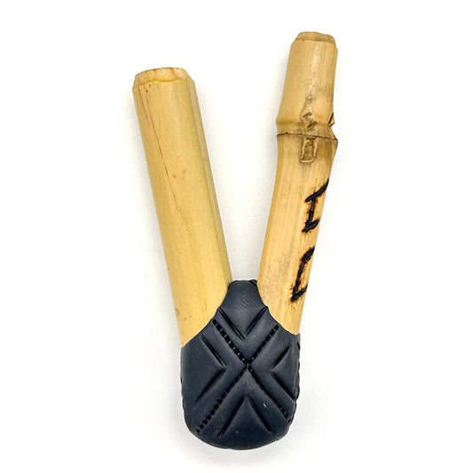 Puyanawa bamboo kuripe pipe with kêne design, handmade in the Amazon
