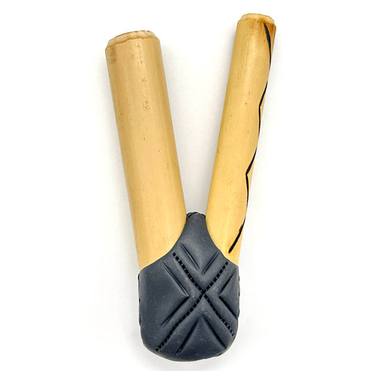 Puyanawa bamboo kuripe pipe with kêne design, handmade in the Amazon