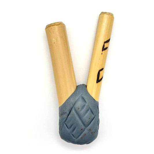 Puyanawa bamboo kuripe pipe with kêne design, handmade in the Amazon
