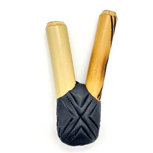 Puyanawa bamboo kuripe pipe with kêne design, handmade in the Amazon
