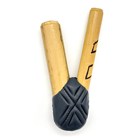 Puyanawa bamboo kuripe pipe with kêne design, handmade in the Amazon