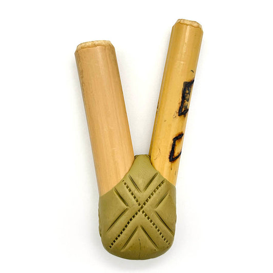 Puyanawa bamboo kuripe pipe with kêne design, handmade in the Amazon
