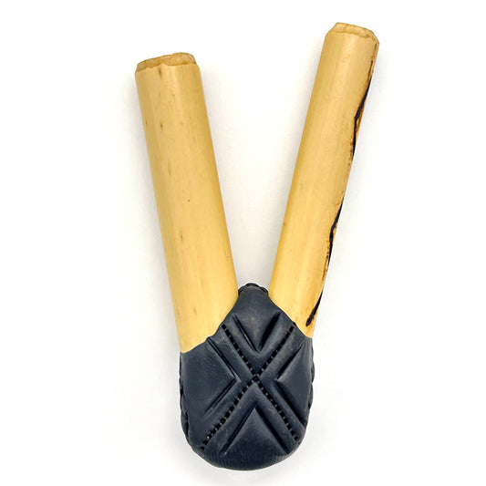 Puyanawa bamboo kuripe pipe with kêne design, handmade in the Amazon