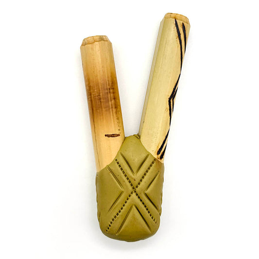 Puyanawa bamboo kuripe pipe with kêne design, handmade in the Amazon
