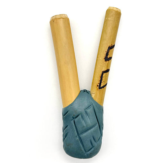 Puyanawa bamboo kuripe pipe with kêne design, handmade in the Amazon