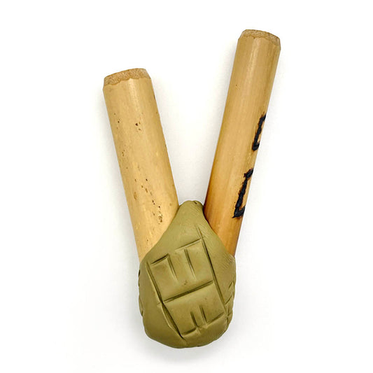 Puyanawa bamboo kuripe pipe with kêne design, handmade in the Amazon