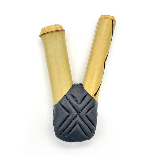 Puyanawa bamboo kuripe pipe with kêne design, handmade in the Amazon