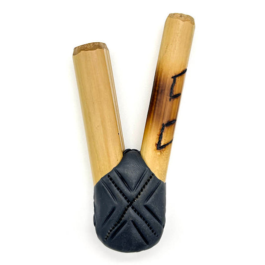 Puyanawa bamboo kuripe pipe with kêne design, handmade in the Amazon