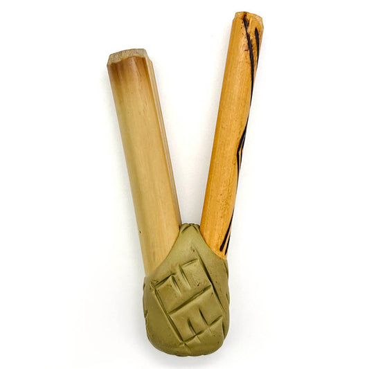 Puyanawa bamboo kuripe pipe with kêne design, handmade in the Amazon
