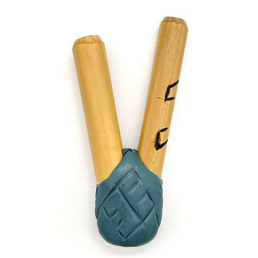 Puyanawa bamboo kuripe pipe with kêne design, handmade in the Amazon
