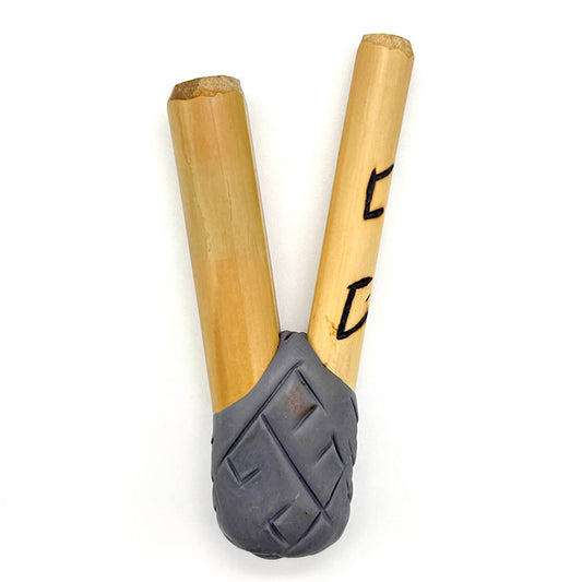 Puyanawa bamboo kuripe pipe with kêne design, handmade in the Amazon