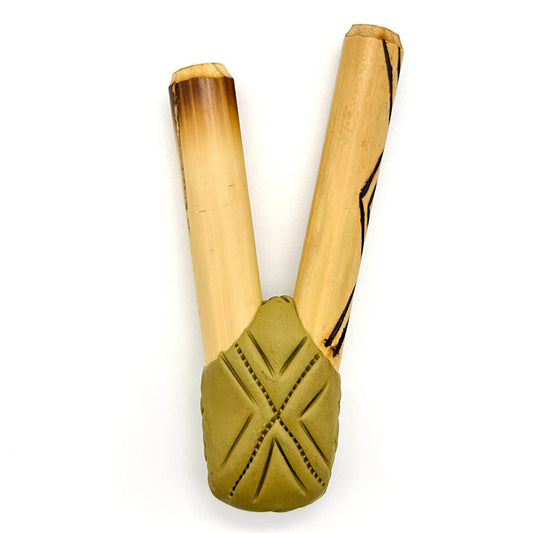 Puyanawa bamboo kuripe pipe with kêne design, handmade in the Amazon