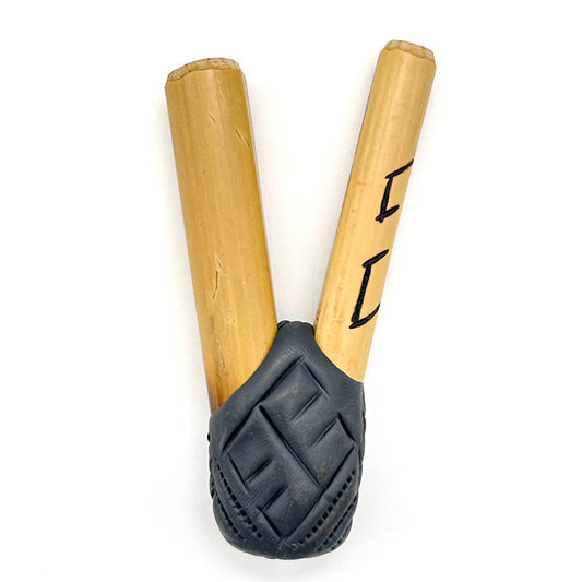 Puyanawa bamboo kuripe pipe with kêne design, handmade in the Amazon