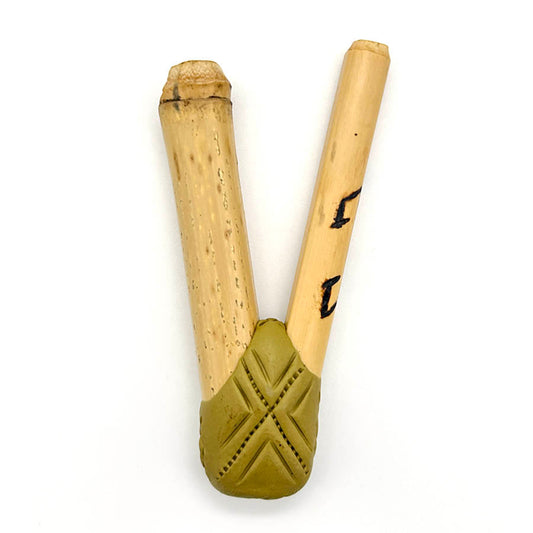 Puyanawa bamboo kuripe pipe with kêne design, handmade in the Amazon