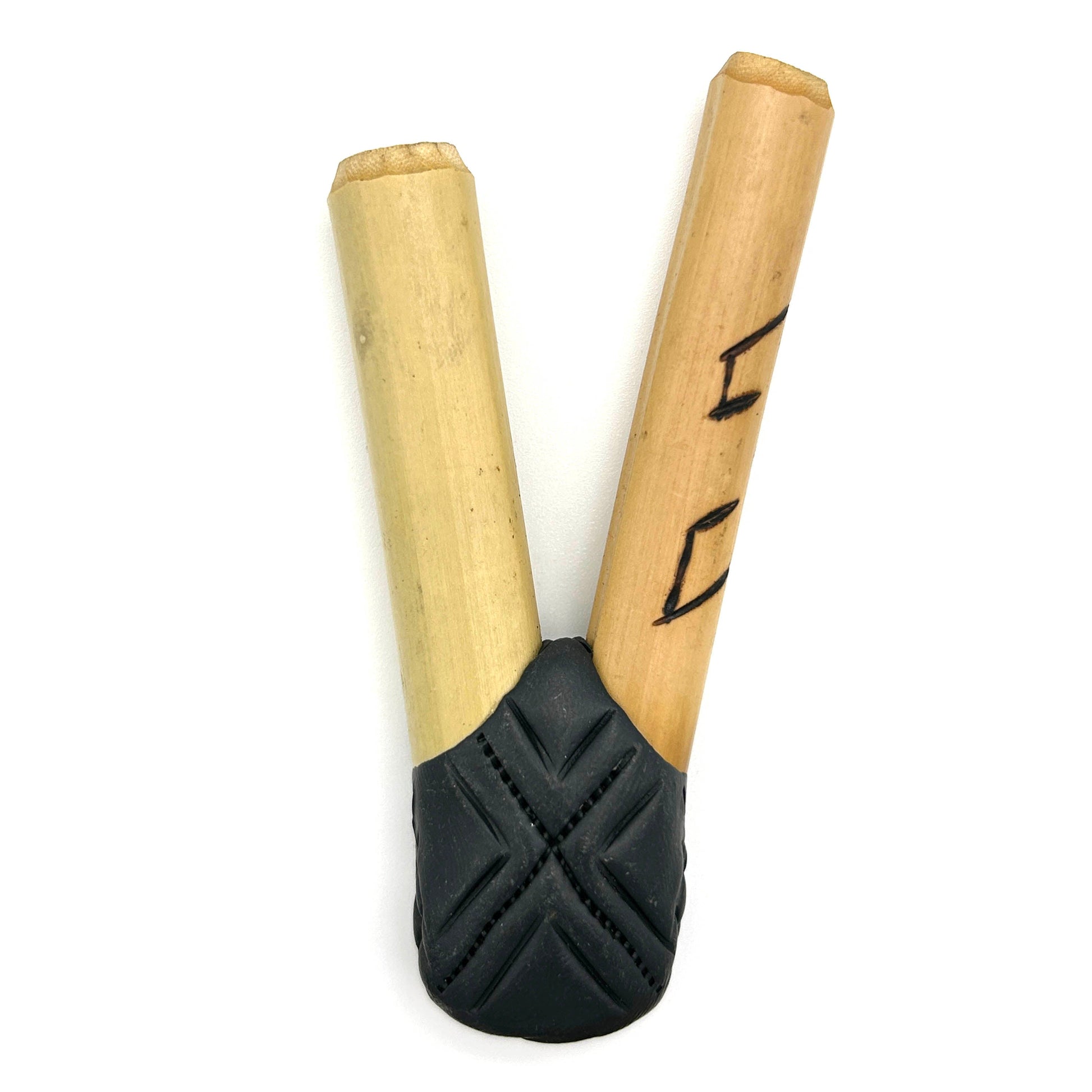 Puyanawa Pipa kuripe de bambú con diseño kêne, hecha a mano en la Amazonía