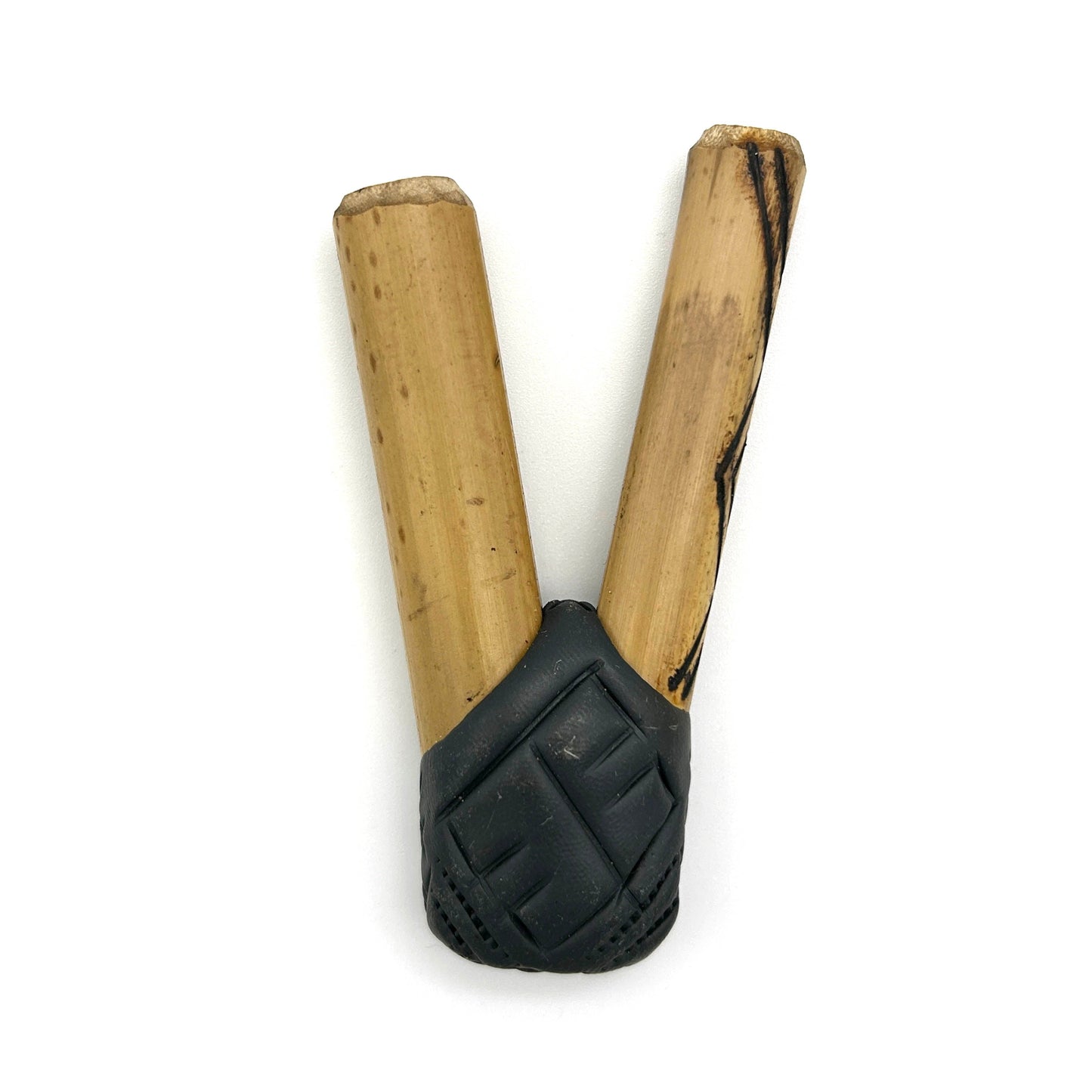 Puyanawa アマゾンで手作りされたケネ模様の竹製クリペパイプ