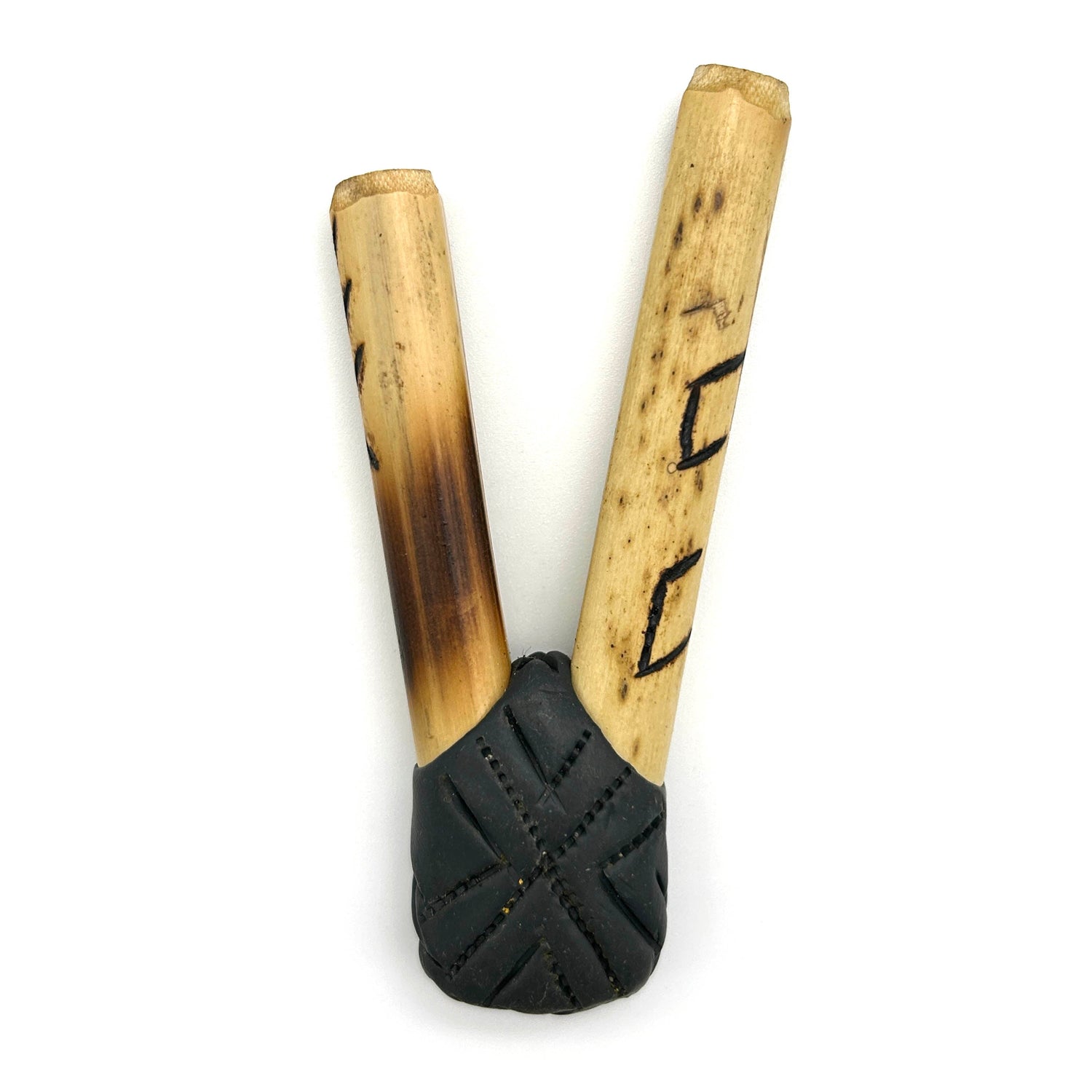 Puyanawa bamboo kuripe pipe with kêne design, handmade in the Amazon