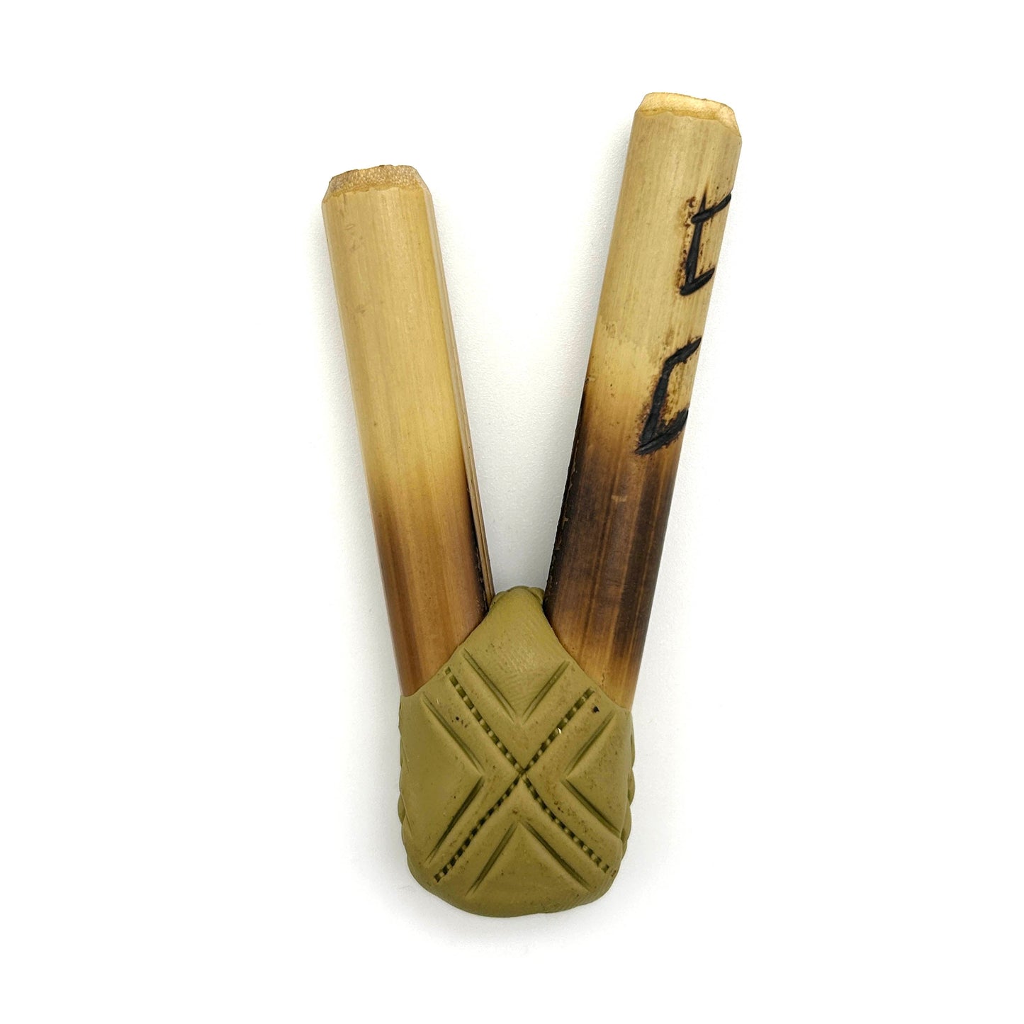 Puyanawa アマゾンで手作りされたケネ模様の竹製クリペパイプ